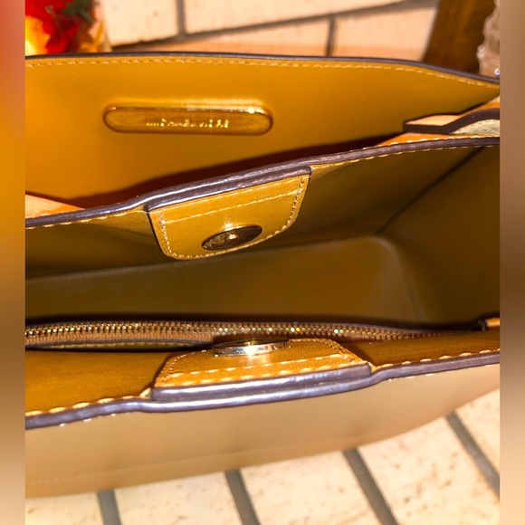 💥Moving to @the_bag_guy💥Michael Kors - Gemma Large Colorblock Tote - Picture 14 of 16